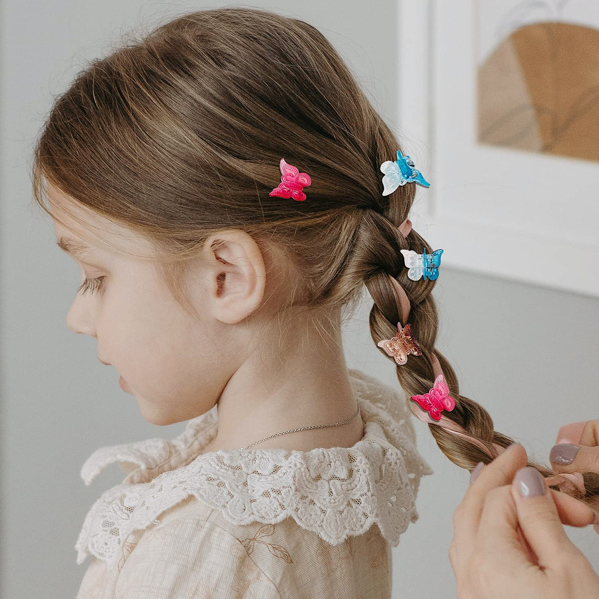 Clips à cheveux papillon de différentes couleurs, présentation des styles