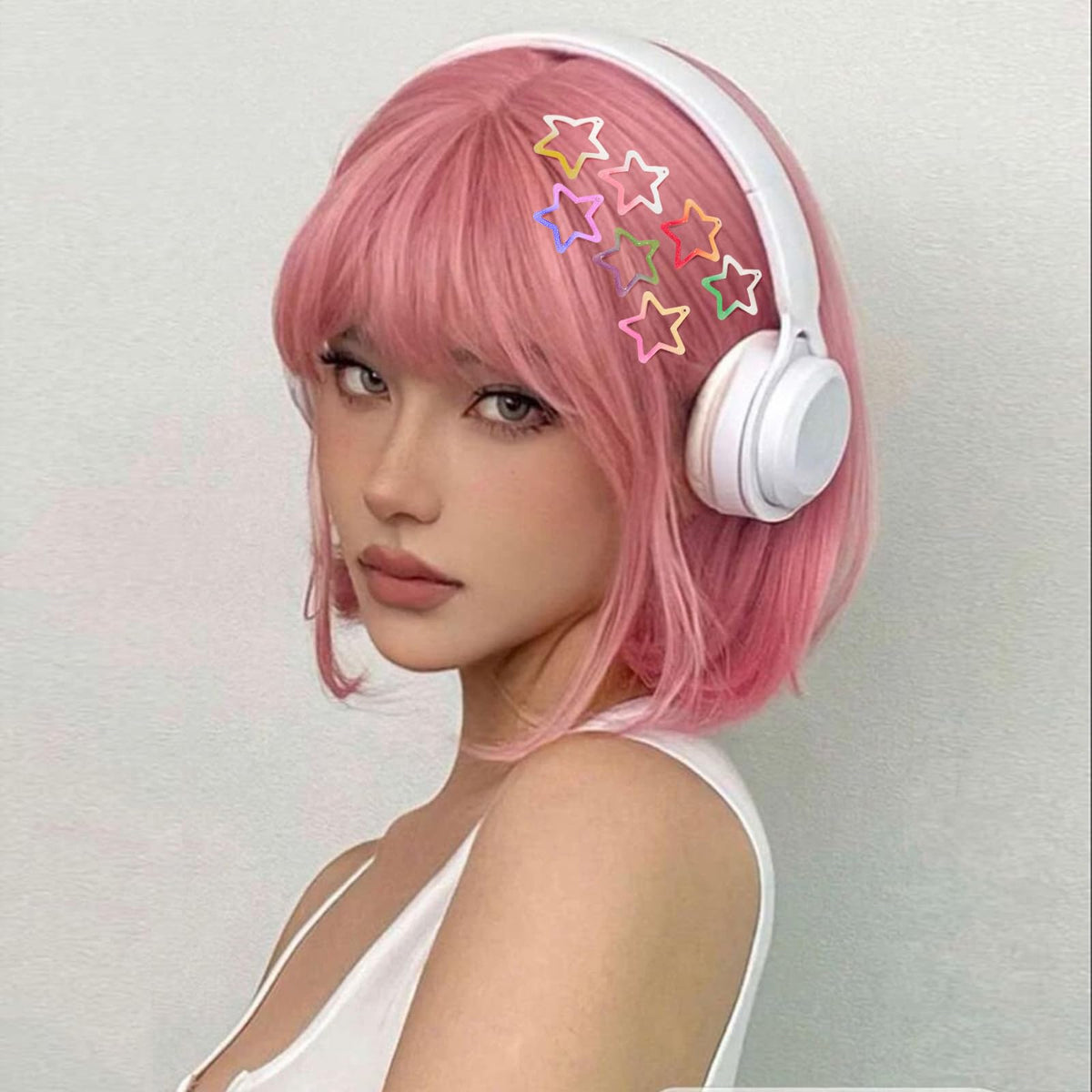 Clips cheveux SAOROPEB en usage sur une coiffure