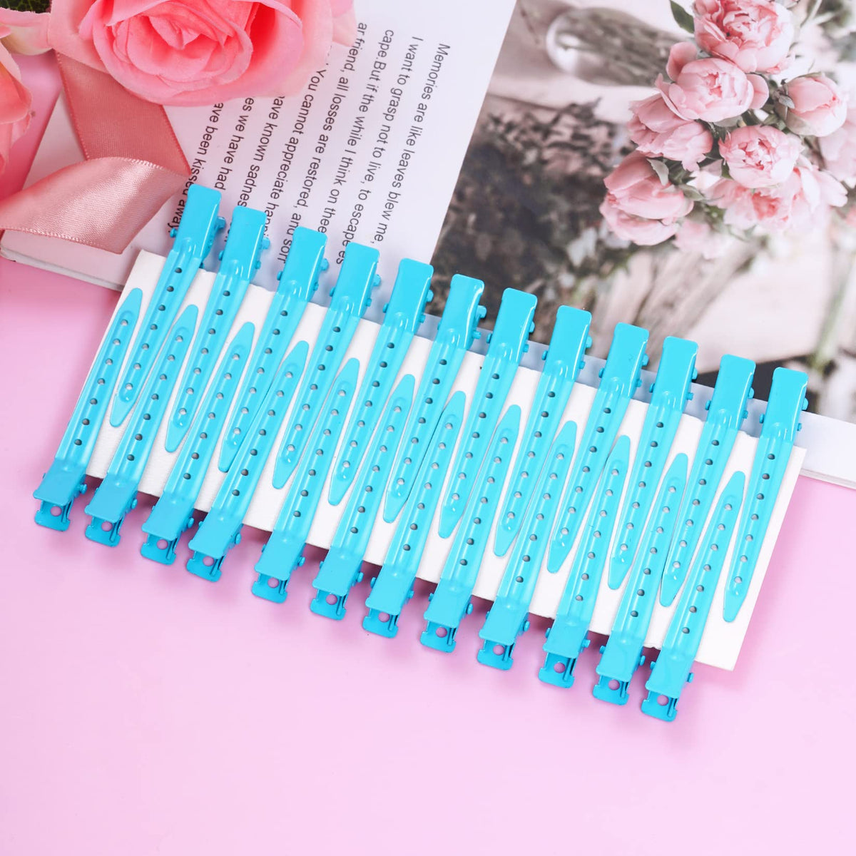Clips en métal Bantoye 2,75 pouces bleu en utilisation