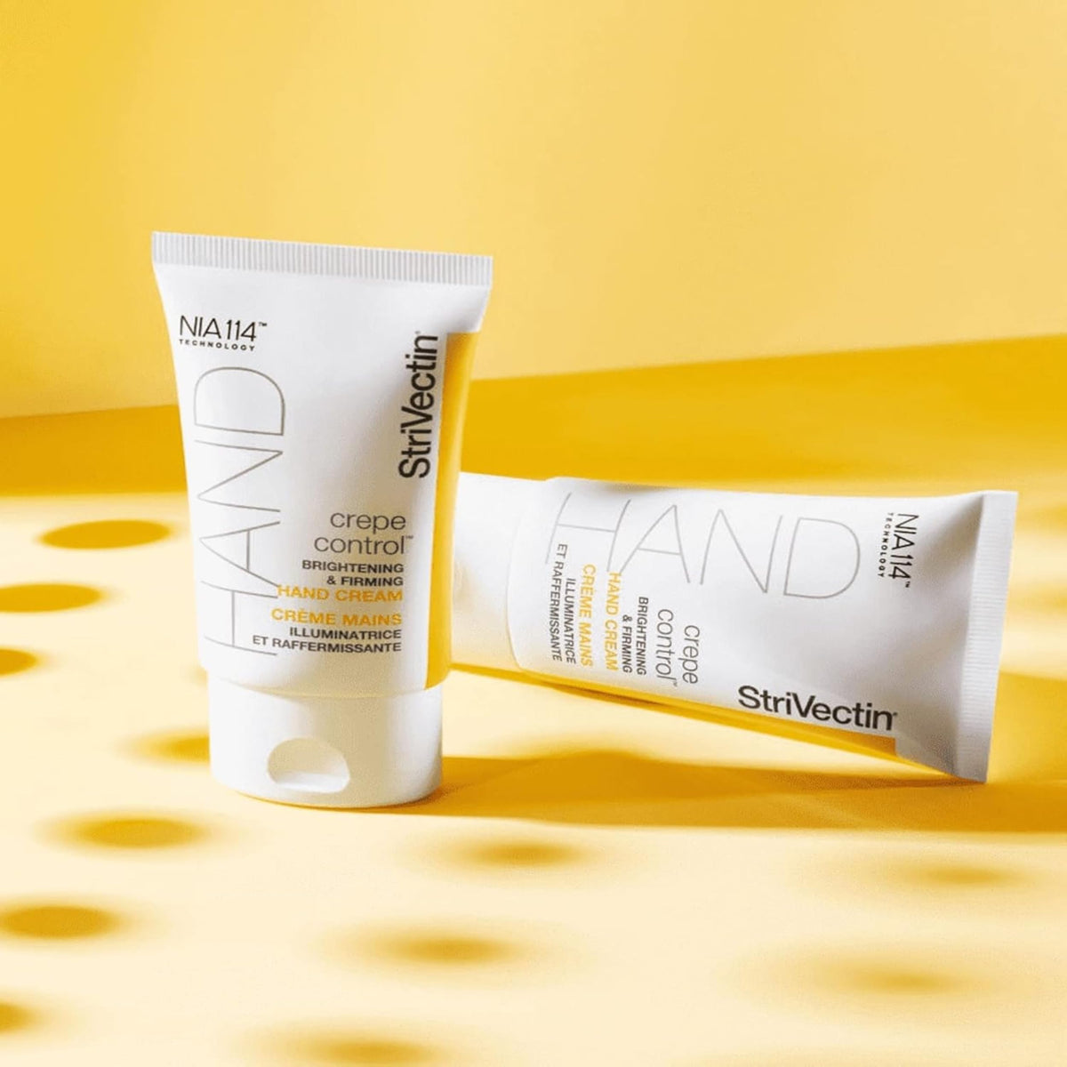 Close-up de la crème StriVectin pour les mains