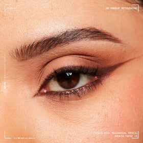 Close-up du crayon yeux mécanique Vivid Rich de NYX