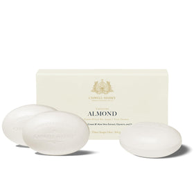 Coffret de savons Caswell-Massey parfum amande, vue de face