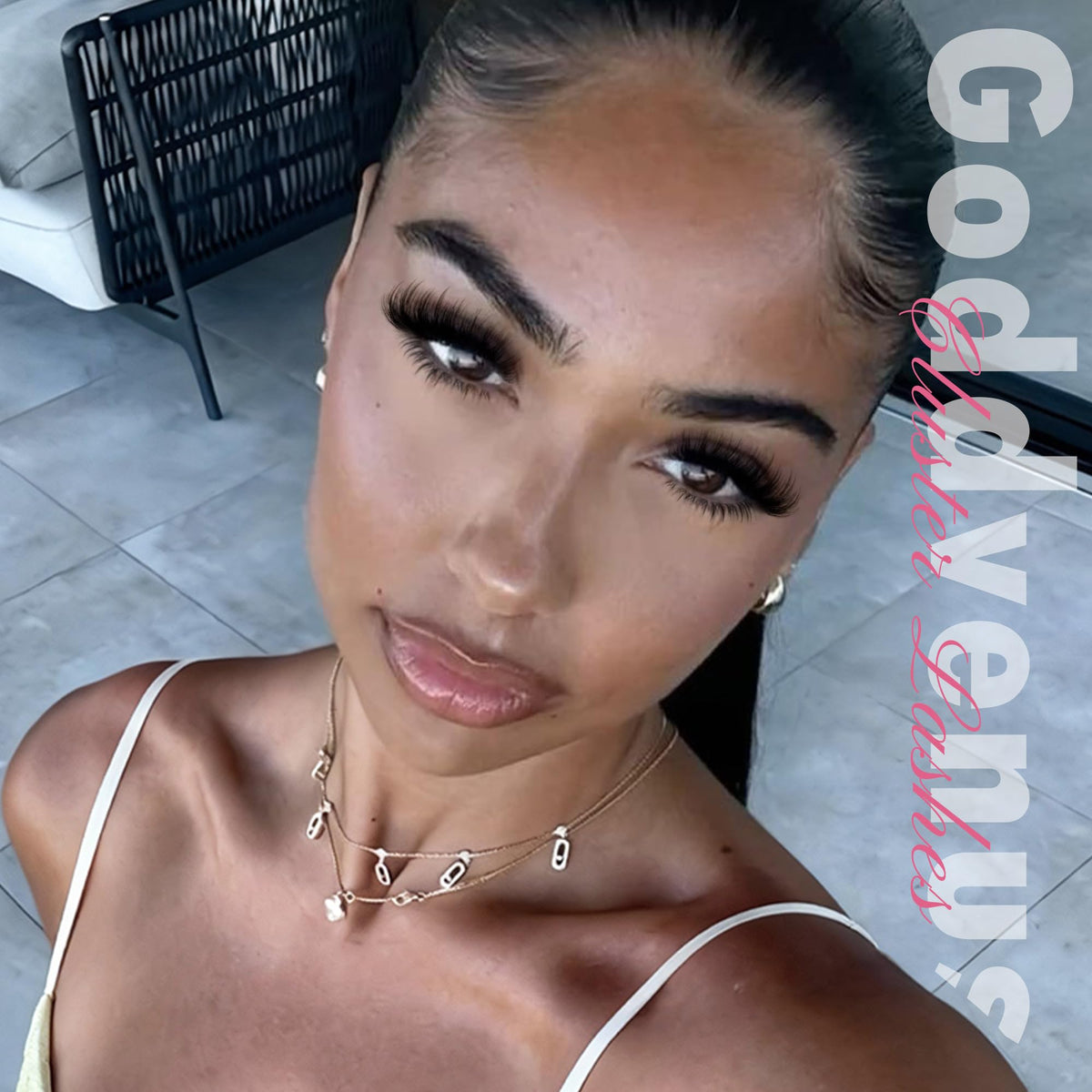 Colle waterproof incluse dans le kit de cils Goddvenus