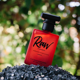 Cologne RawChemistry avec des éléments de style de vie masculin