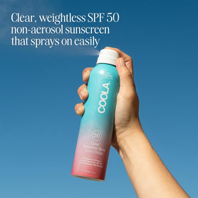 Coola Spray Solaire Bio avec bouchon ouvert