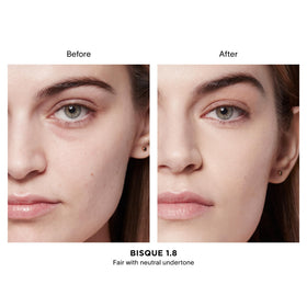 Correcteur HOURGLASS Vanish Airbrush 41g sur une main