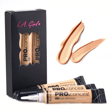Correcteur L.A. Girl HD Conceal tube avant avec teinte naturelle