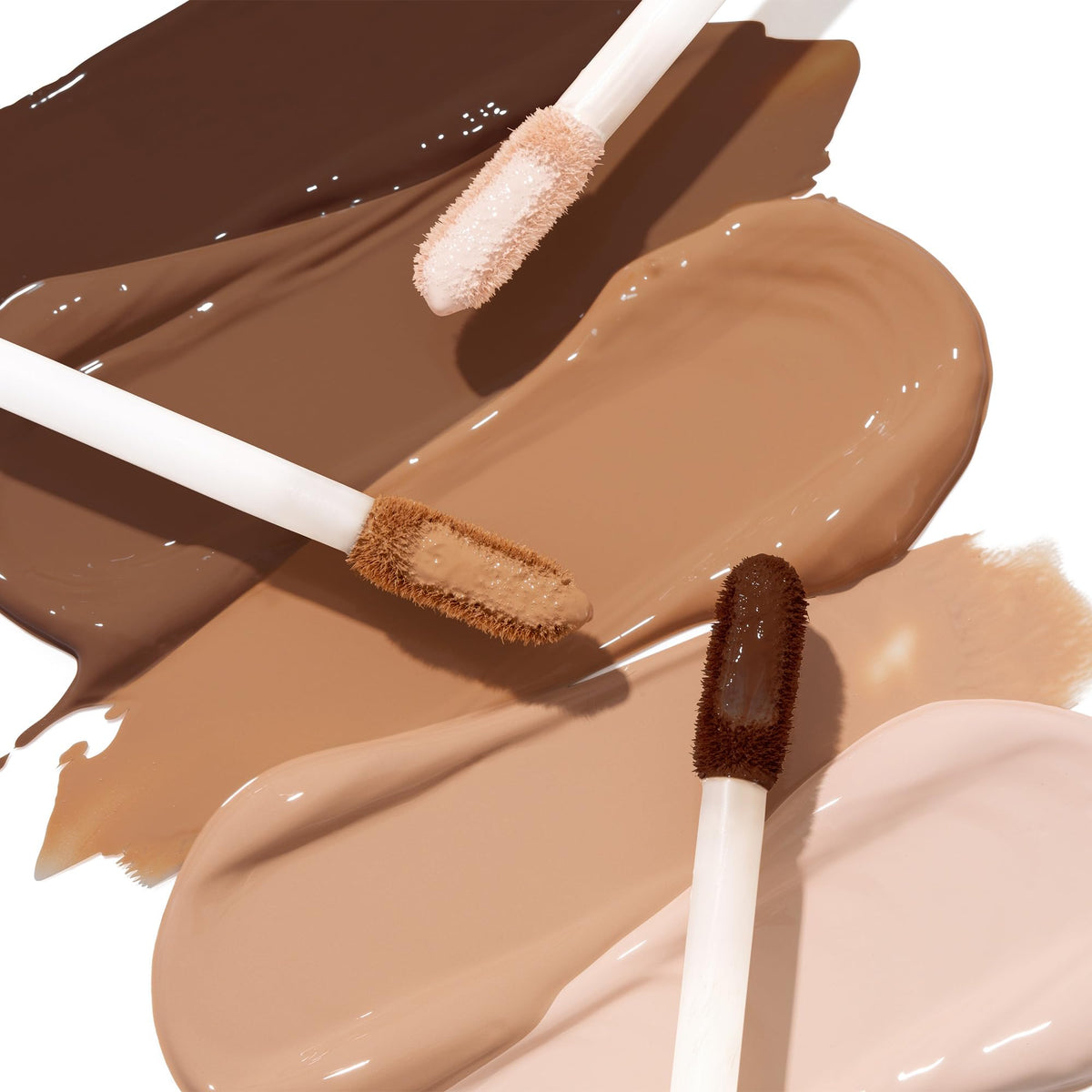 Correcteur liquide mat wet n wild Mega Last Incognito en usage sur la peau