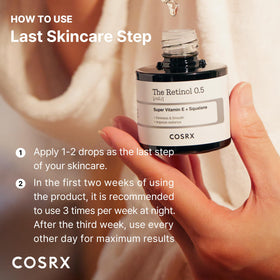 COSRX Huile de Rétinol 0,5% gouttes sur le doigt