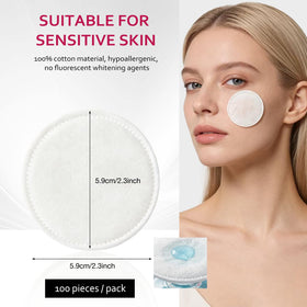 Coton Rounds Astraescly avec des lotions et tonique