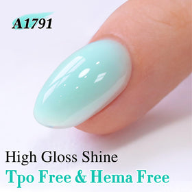 Couleur Milky Teal du vernis gel Double Rhythm sur des ongles