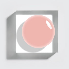 Couleur Rose Nude du Vernis à Ongles Gel Vishine sur un ongle