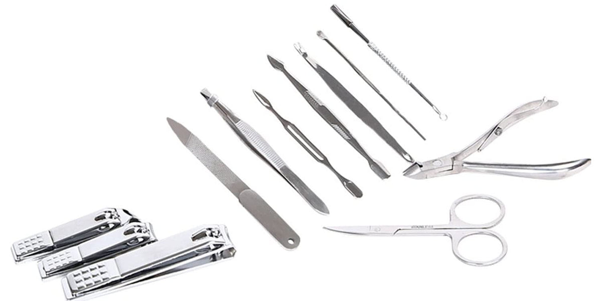 Coupe-ongles et outil de cuticule du set Cater