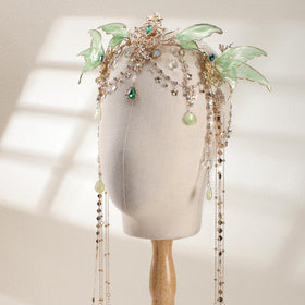Couronne de fée avec ailes de papillon et décorations délicates