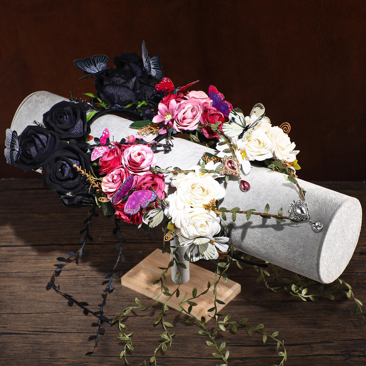 Couronne de fleurs blanche MOSTORY sur mannequin
