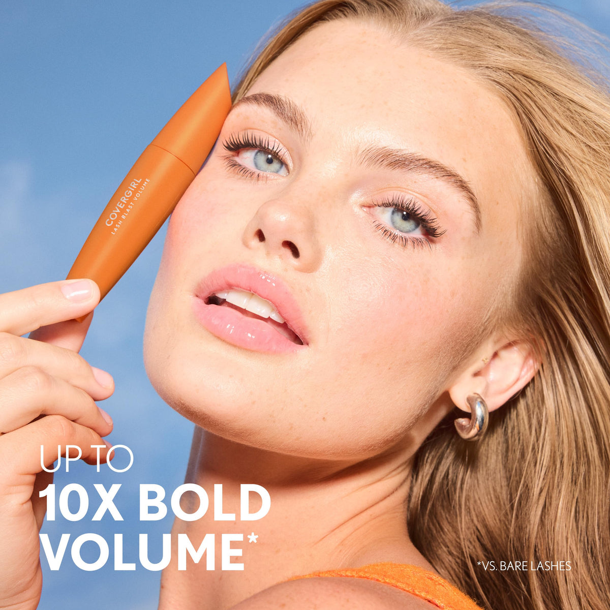 COVERGIRL duo Mascara et Eyeliner sur fond blanc