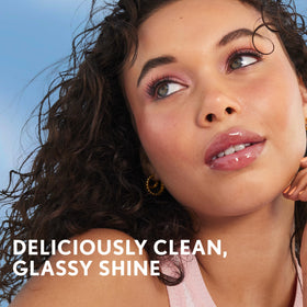 COVERGIRL Gloss à Lèvres Yummy 120 Sunshine Rays, présentation sur un fond neutre