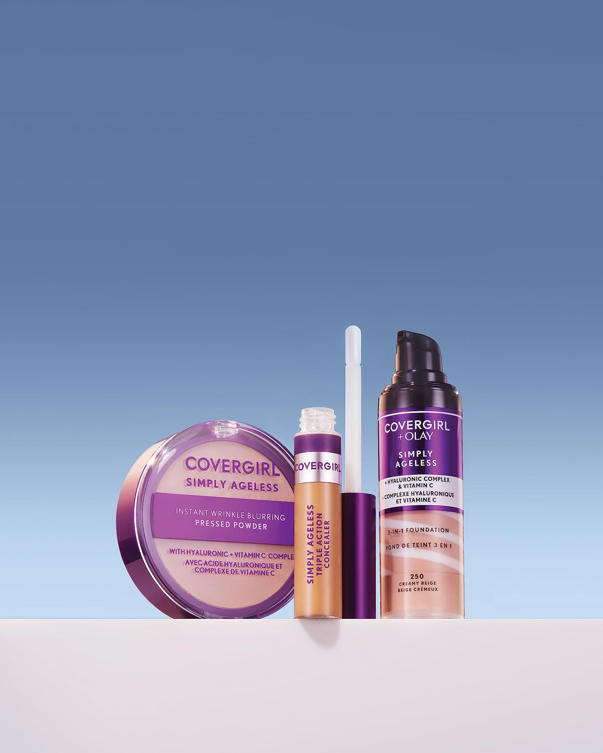 COVERGIRL Poudre Pressée Anti-Rides Simply Ageless en gros plan