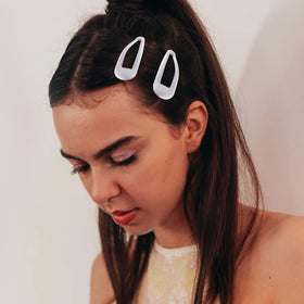 Cptots barrettes à cheveux blanches avec différentes coiffures