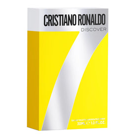 CR7 Discover présenté avec des éléments d'élégance masculine