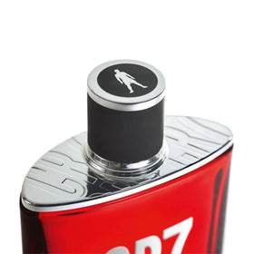 CR7 Eau de Toilette dans un cadre de salle de bain moderne