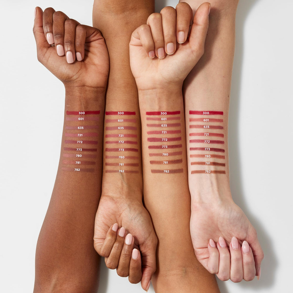 Crayon à lèvres L'Oreal Paris Colour Riche ouvert avec texture crémeuse