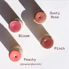 Crayon blush multi-usage River Organics avec étiquette vegan