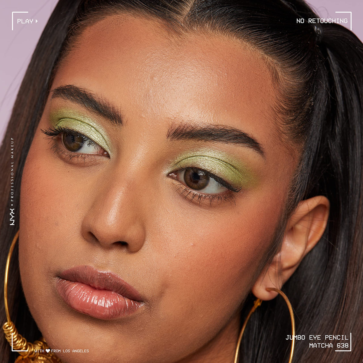 Crayon Jumbo Eye Pencil Matcha NYX, texture crémeuse sur la peau