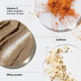Crème Contour des Yeux Clinique sur une table de maquillage