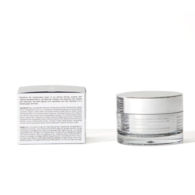 Crème de nuit Lepique 1,69 Fl Oz en situation sur une table de nuit