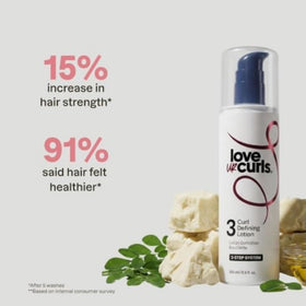 Crème définissante Love Ur Curls sur un fond blanc