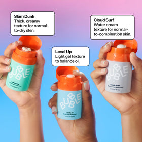 Crème Hydratante Cloud Surf avec ingrédients naturels en arrière-plan