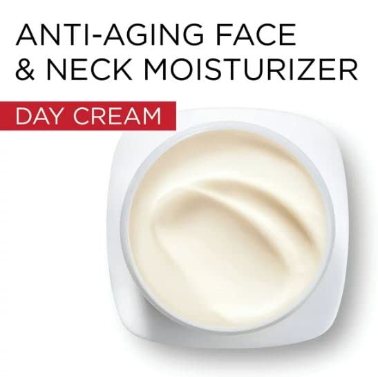 Crème hydratante L'Oreal Paris appliquée sur le visage