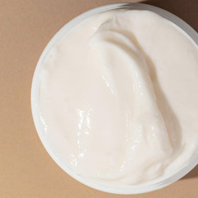 Crème pour boucles Bounce Curl avec des fleurs et des fruits