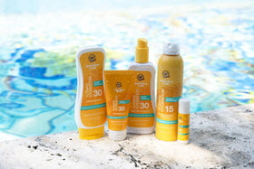 Crème Solaire Spray Australian Gold SPF 30 en extérieur