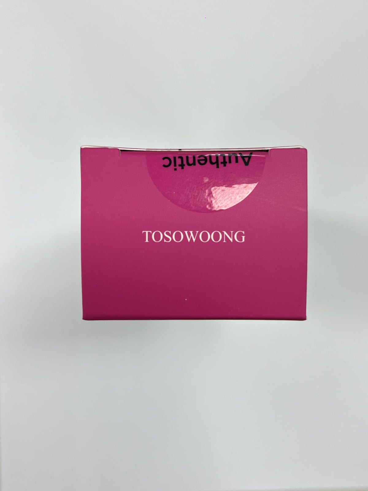 Crème TOSOWOONG Arbutine 7% avec des accessoires de beauté