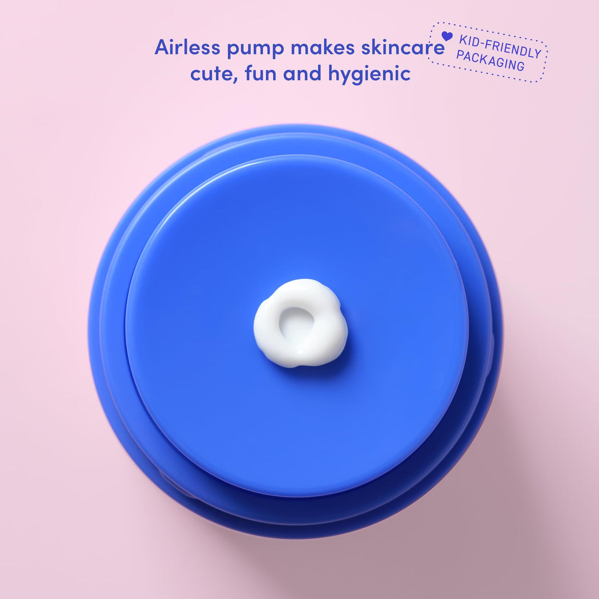 Crème visage Evereden pour enfants sur une table avec des jouets