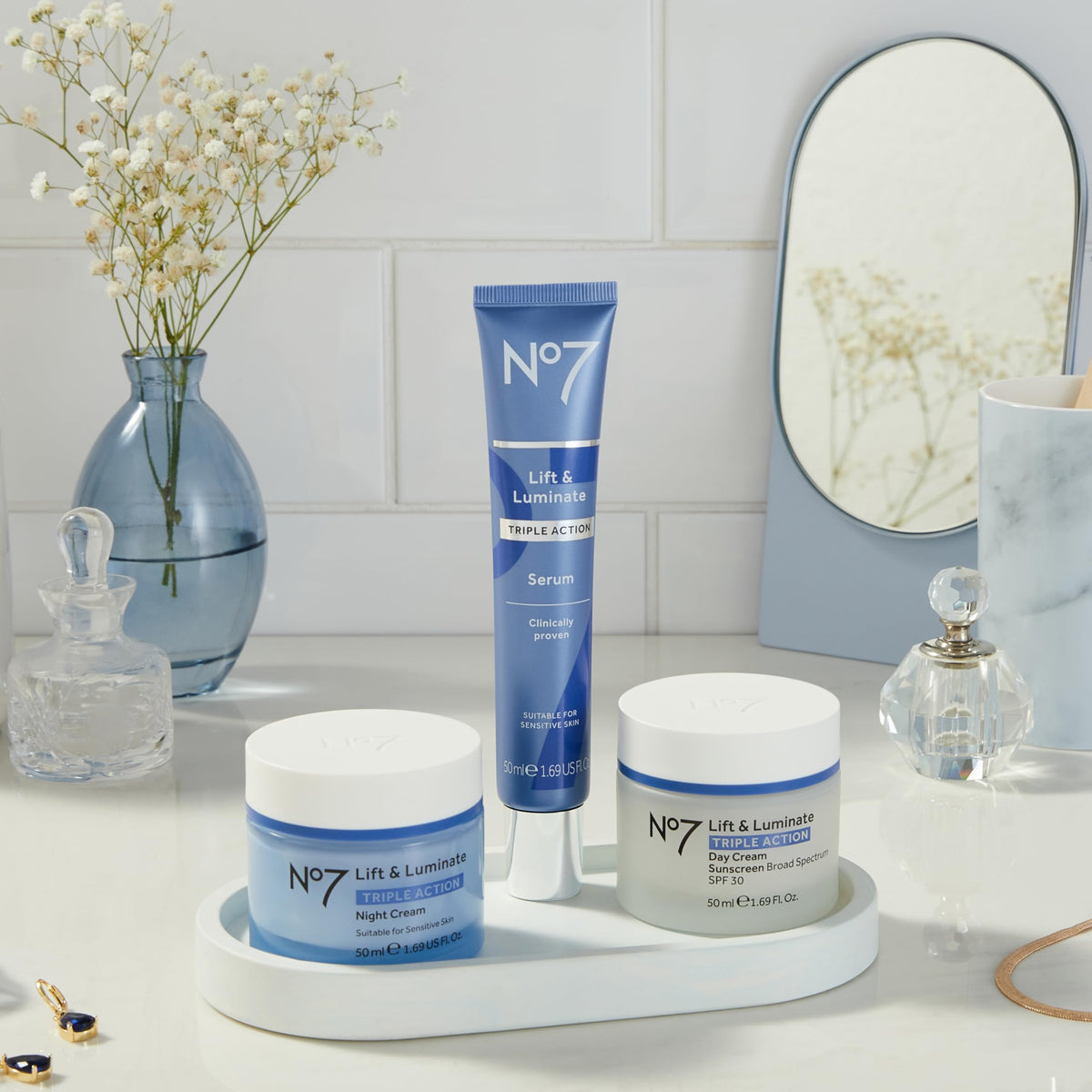 Crème visage No7 Lift & Luminate avec SPF 30