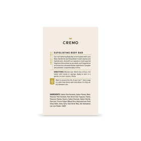 Cremo Savon Exfoliant Bourbon & Chêne avec un fond naturel