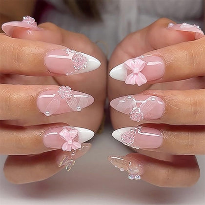 CTTHNBD faux ongles amande avec charms fleurs, vue de face