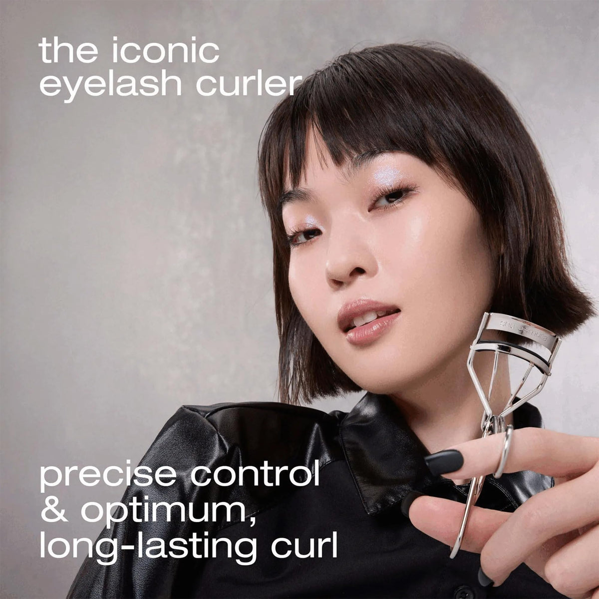 Curleur à cils shu uemura présenté dans son emballage