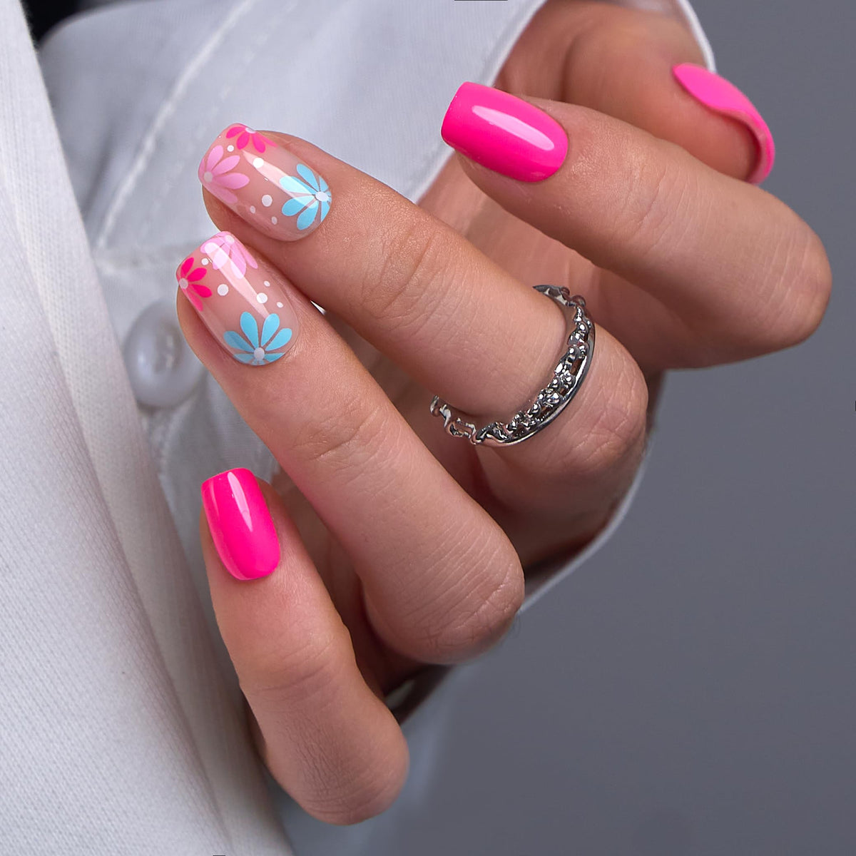 CurvLife Faux Ongles Press on Courts Pop Bloom Blue dans la boîte de rangement