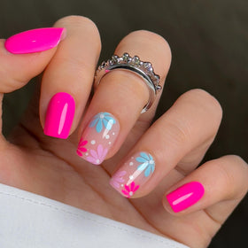CurvLife Faux Ongles Press on Courts Pop Bloom Blue vue de face
