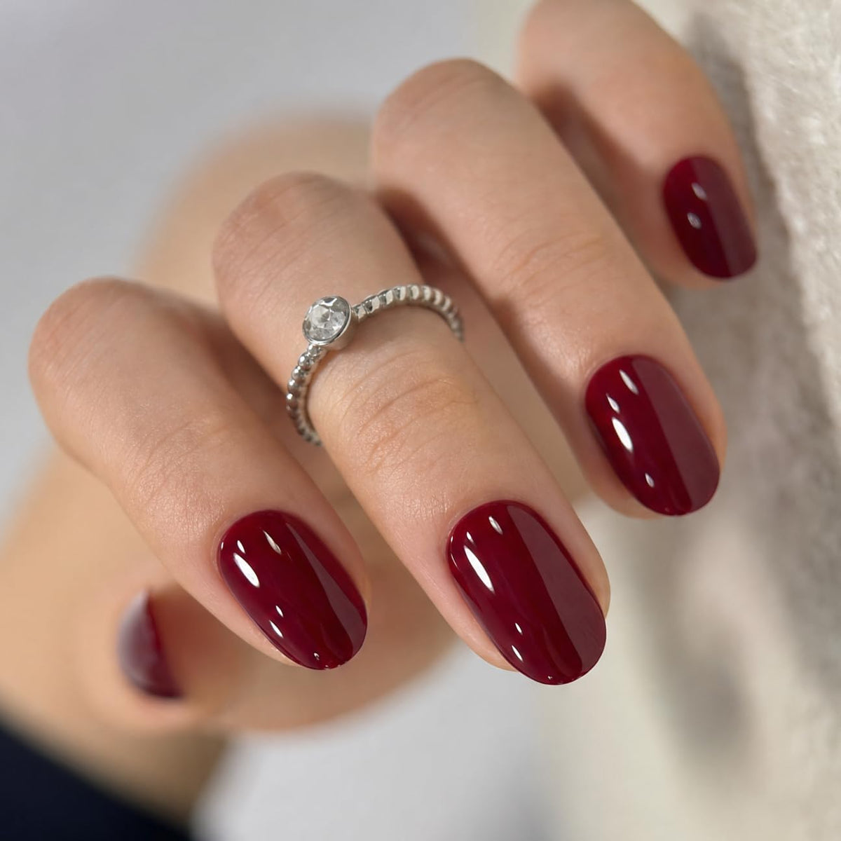 CurvLife Faux Ongles Press-On Oval Classique Rouge Bordeaux, avant