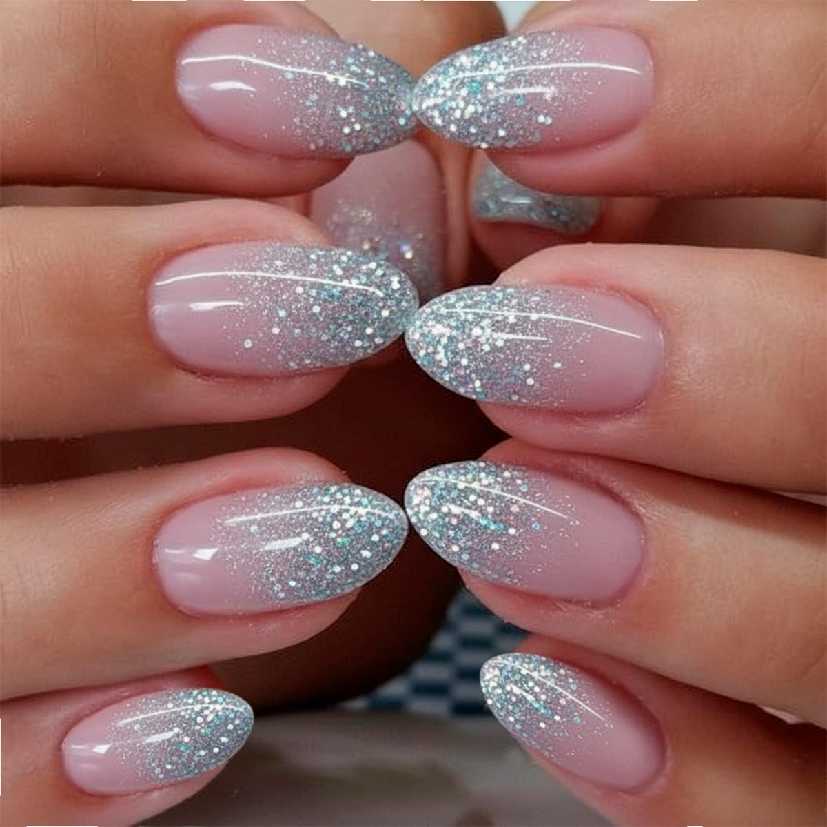 CurvLife Faux Ongles Pressés Amande Moyen Abricot en boîte de rangement