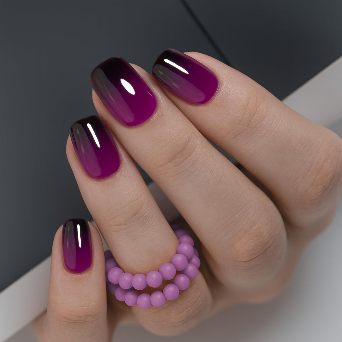 CurvLife Ongles Press-On Ombre Carrés Gel Violet vue de face