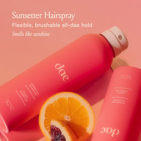 DAE crème de coiffage appliquée sur cheveux lisses