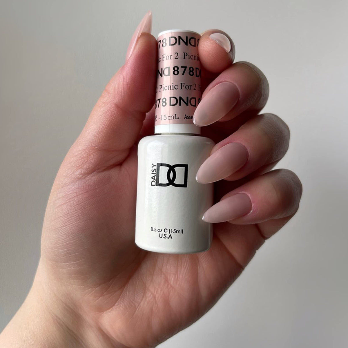 DAISY DND Set de Vernis Gel Picnic For 2 affiché dans sa boîte