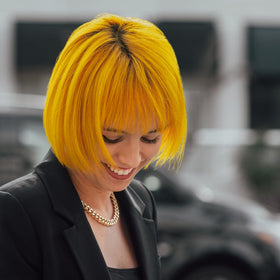 Danger Jones couleur de cheveux semi-permanente Starrider en Jaune, texture veloutée