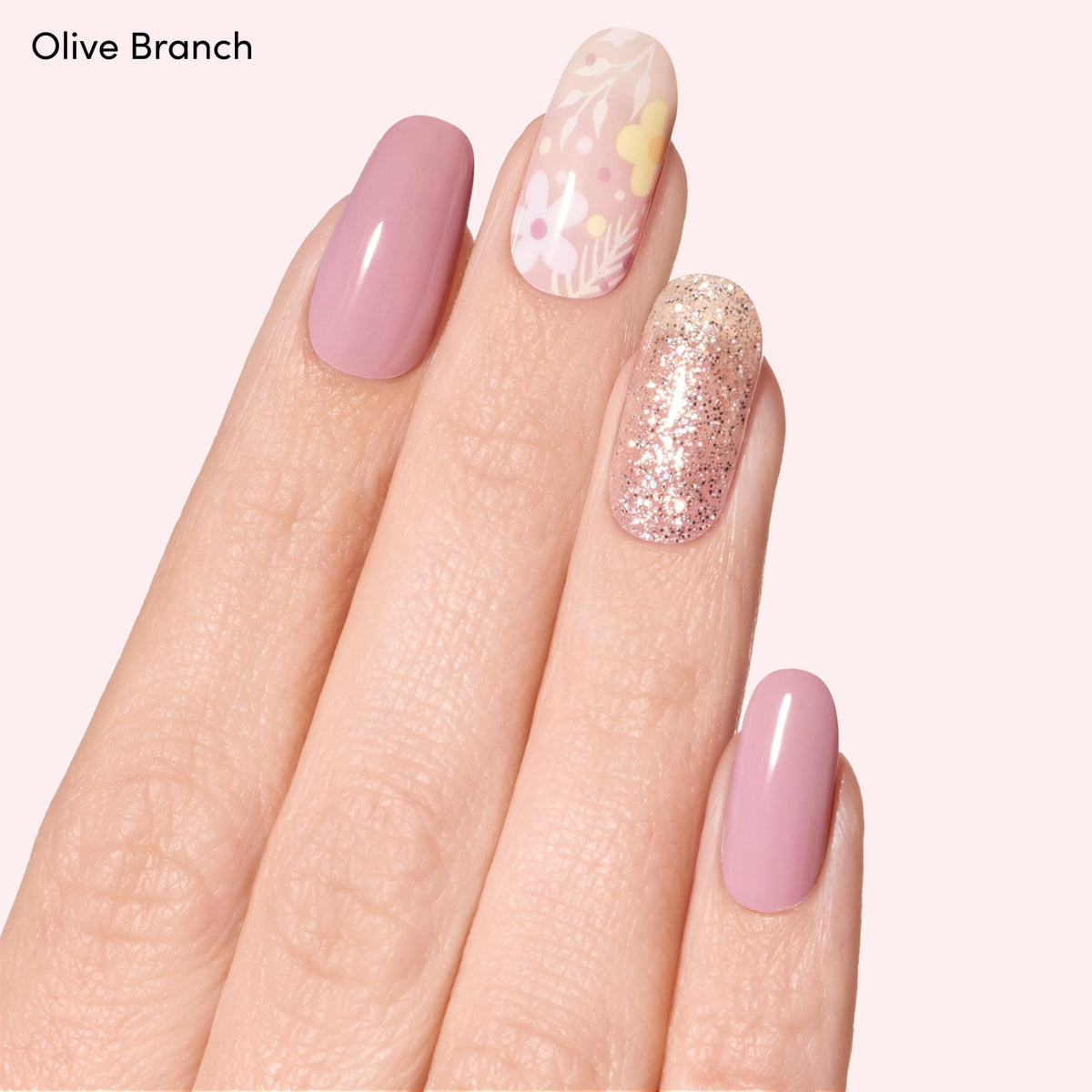 Dashing Diva Gloss Nail Strips application sur ongles